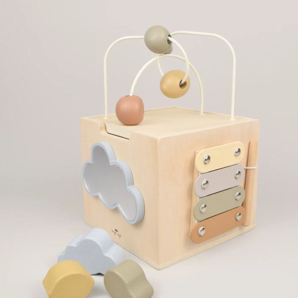 Konges Sløjd kids activity cube.