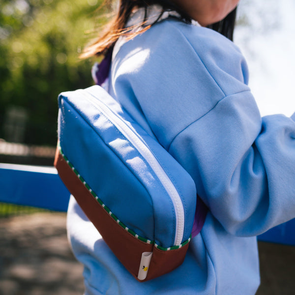 sticky lemon fanny pack large colourblocking - badminton blue/leather ball