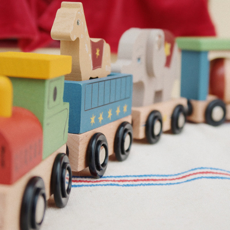 konges wooden animal train